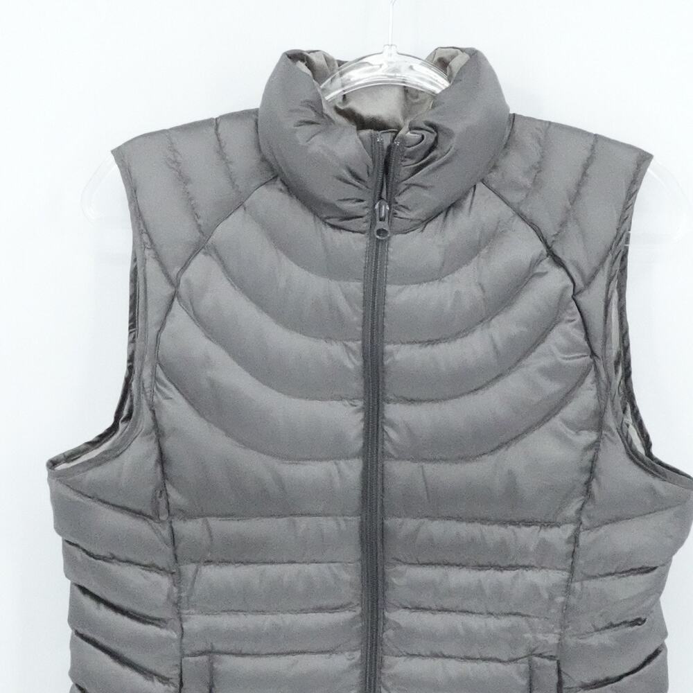 Bernardo Vest Womens‎ Medium Gray Goose Down Packable Lightweight Puffer Jacket - Picture 4 of 11